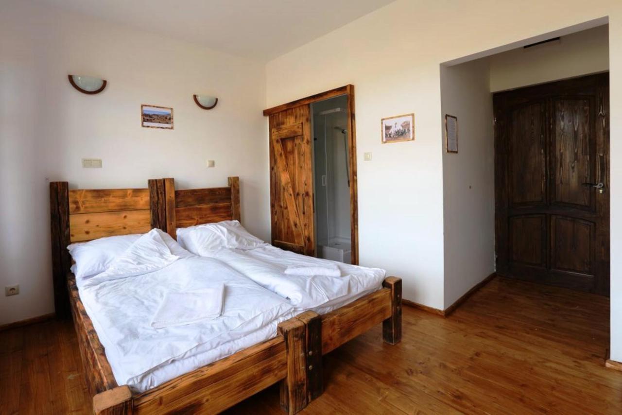 Tordas Western House Bed and Breakfast Exteriör bild